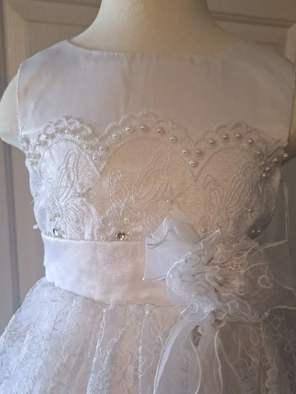 White Lace Flower Girl Dress with Satin Sash Size 4 New